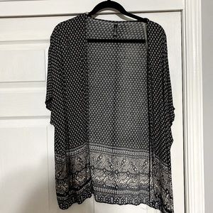 Short Sleeve Patterned Kimono
